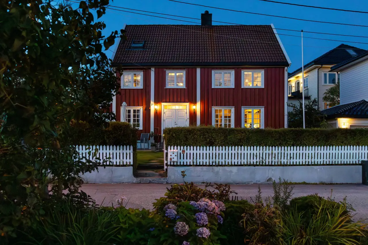 Strandveien 2A, Kristiansand S